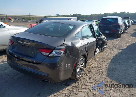 2015 Chrysler 200 S z USA, uszkodzony, nr VIN 1C3CCCBBXFN559690
